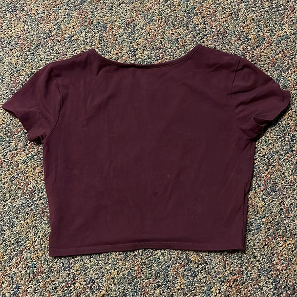 Small maroon crop top - Picture 3 of 3
